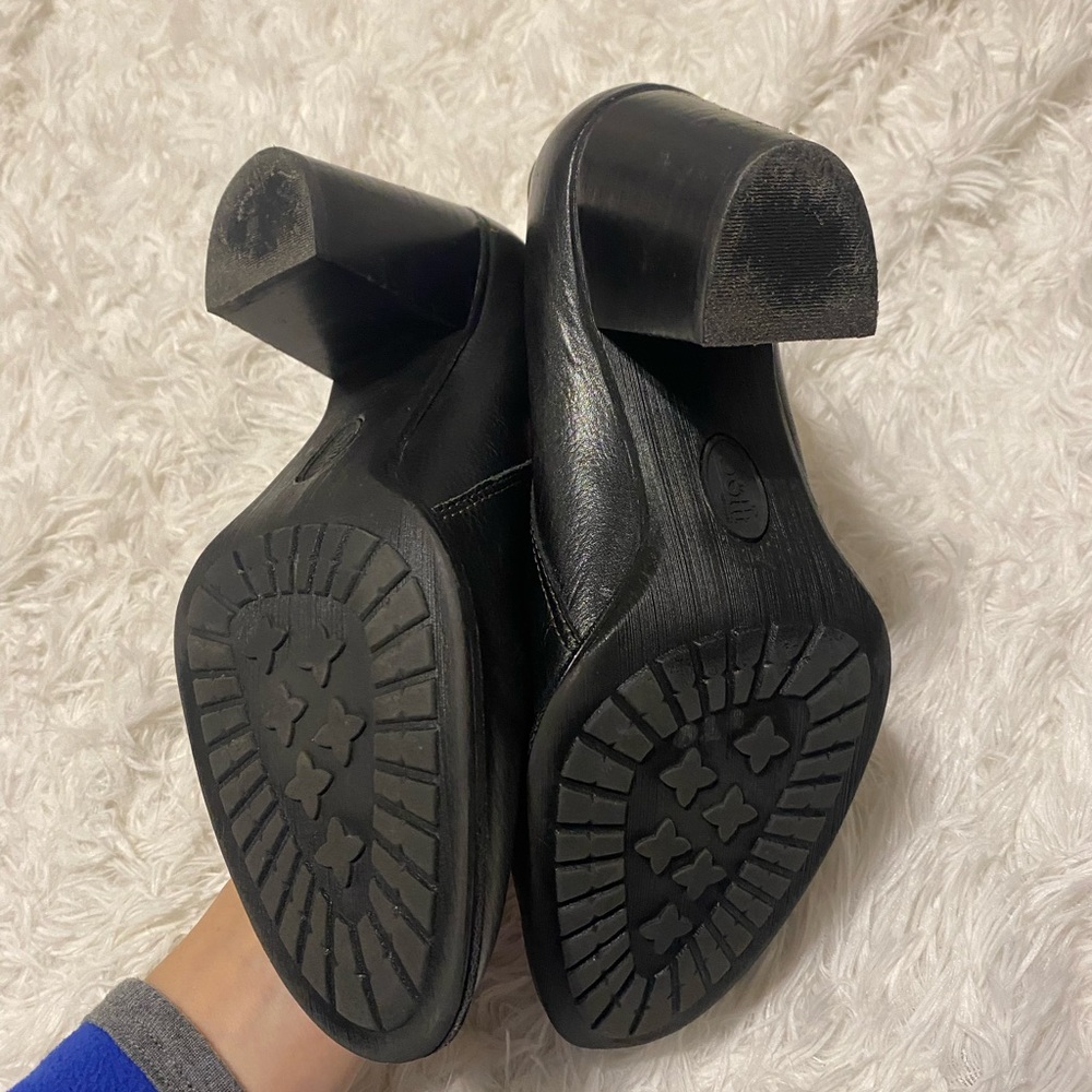 Sofft booties size 8.5